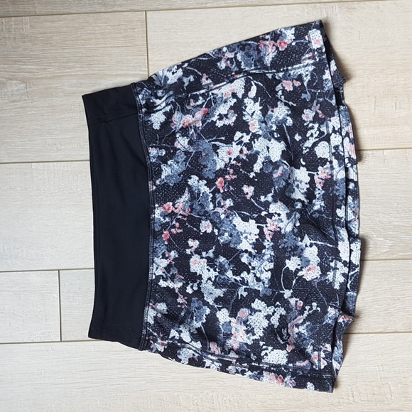 Lululemon Black Patterned Pace Rival Size 2 Long Sport Skort - Picture 4 of 12